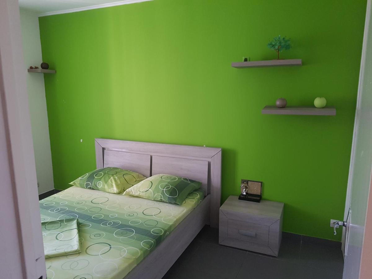 D'elen Apartment *